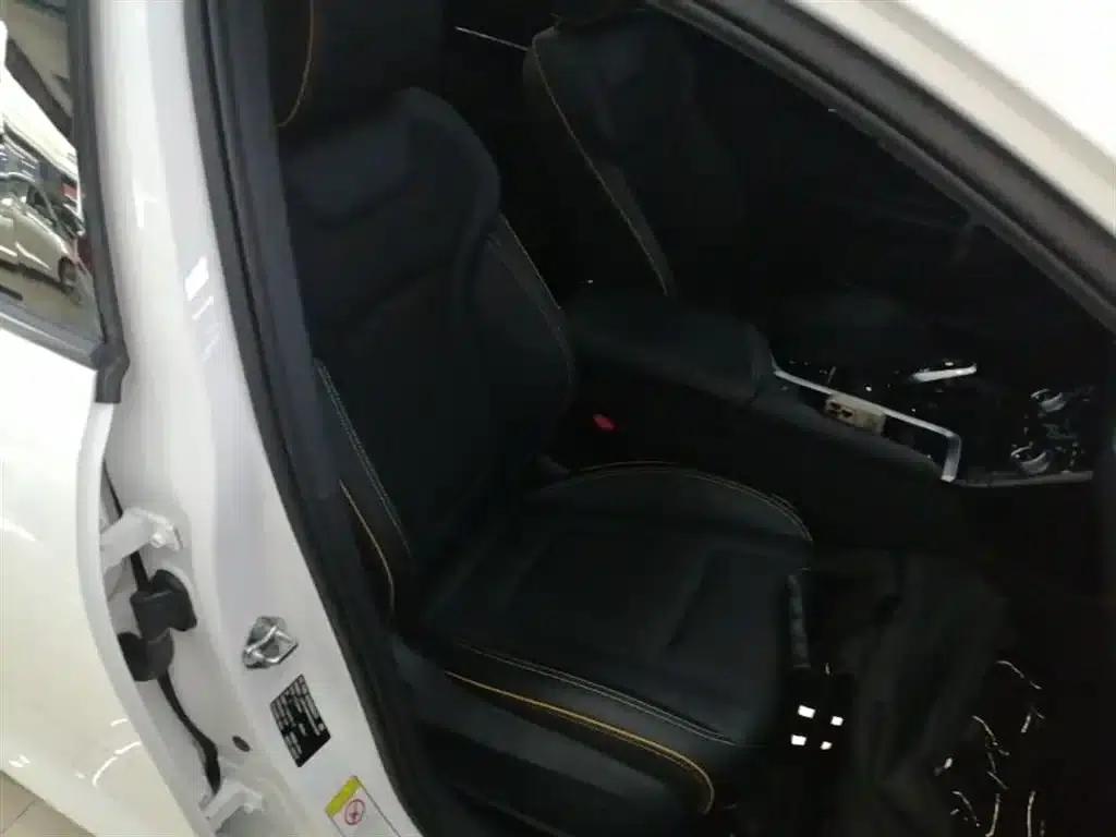 Bestune B70S 2022 1.5T Smart and Trendy Commander — миниатюра 25