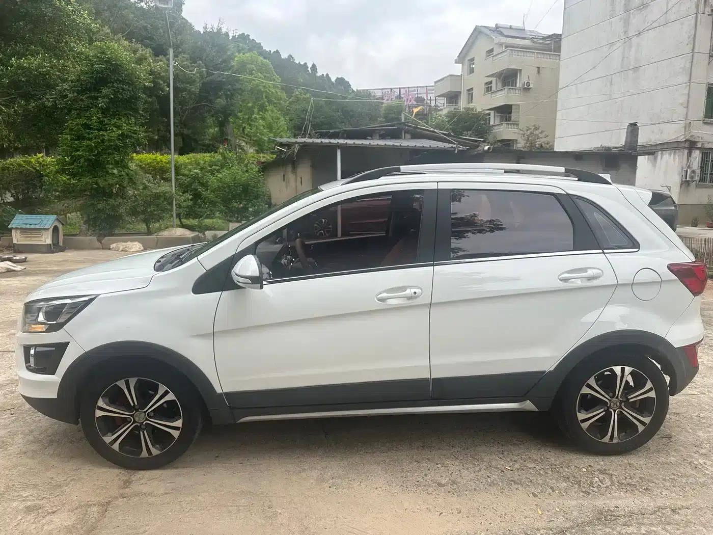 2015 Senova X25 1.5L Manual Elite — миниатюра 3
