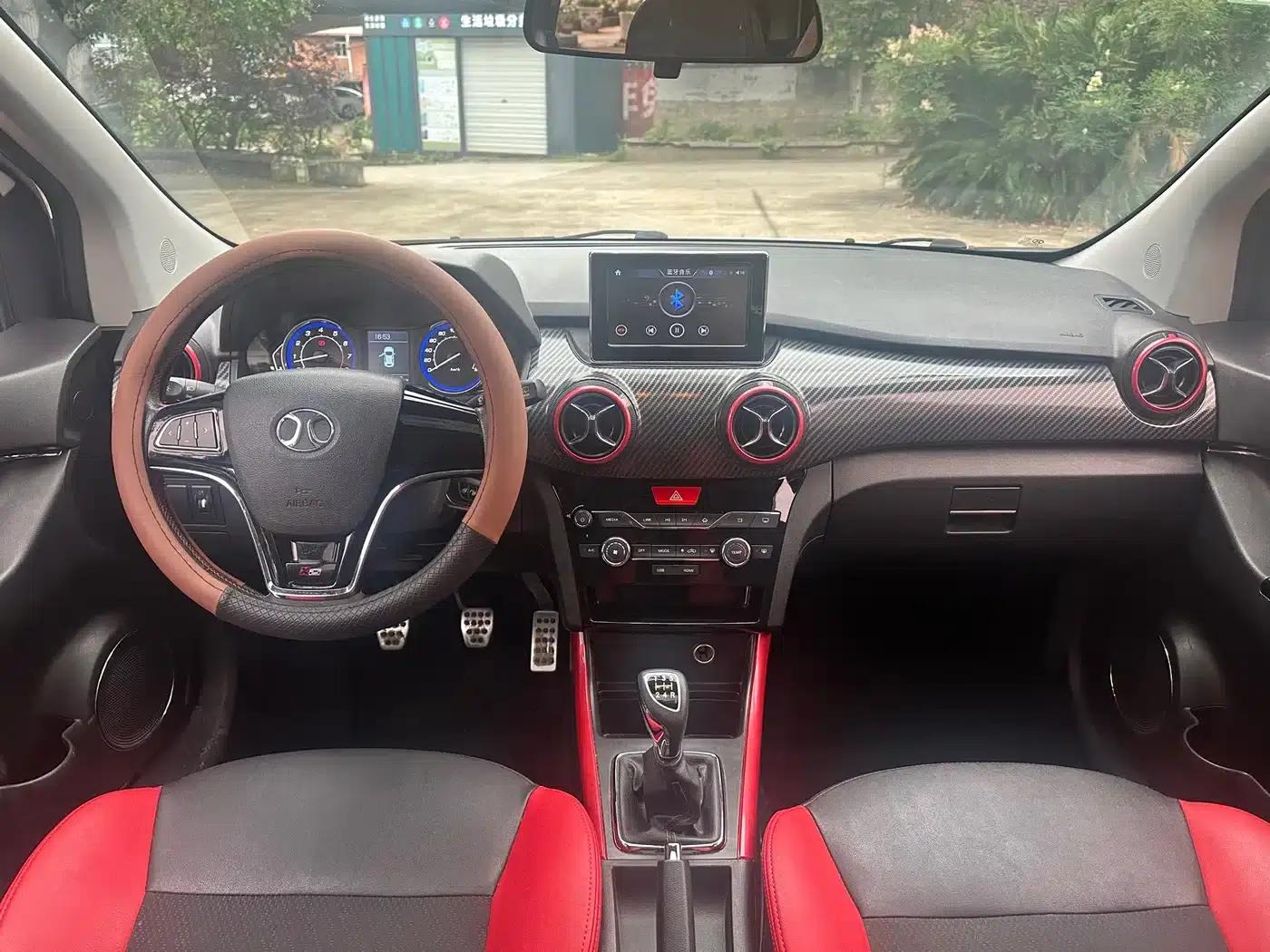 2015 Senova X25 1.5L Manual Elite — миниатюра 6
