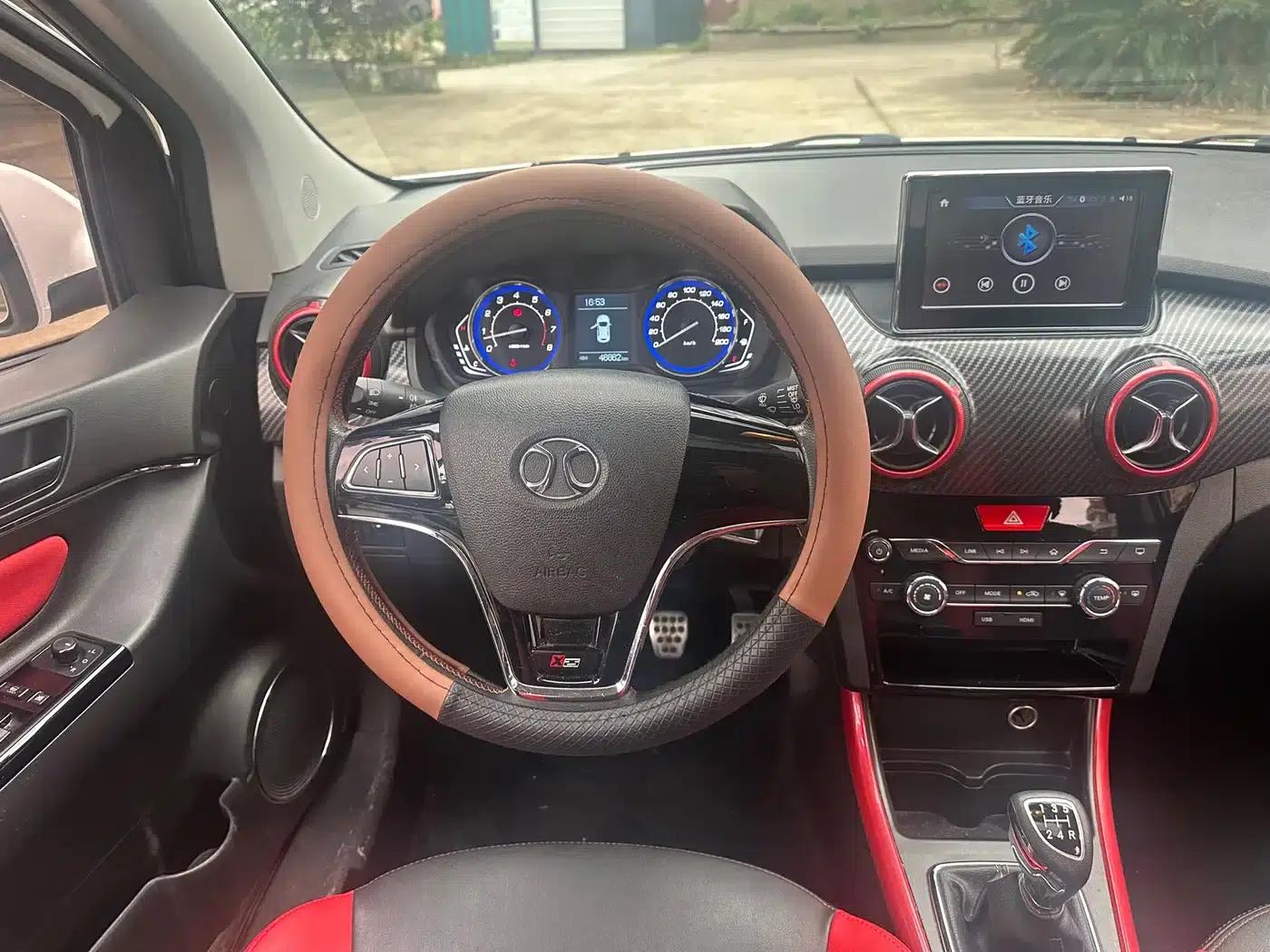 2015 Senova X25 1.5L Manual Elite — миниатюра 9
