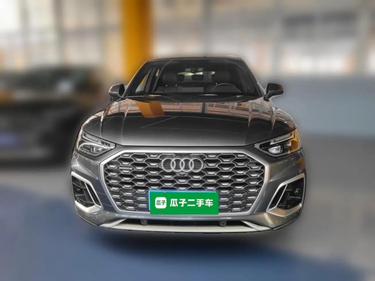 Audi Q5L Sportback 2022 40 TFSI Luxury Model — миниатюра 2