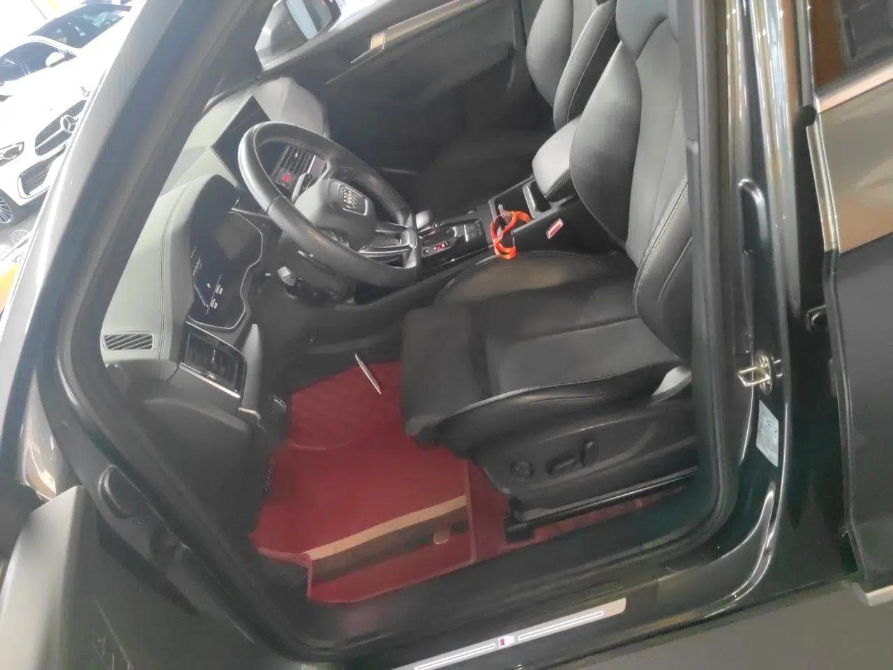 Audi Q5L Sportback 2022 40 TFSI Luxury Model — миниатюра 16