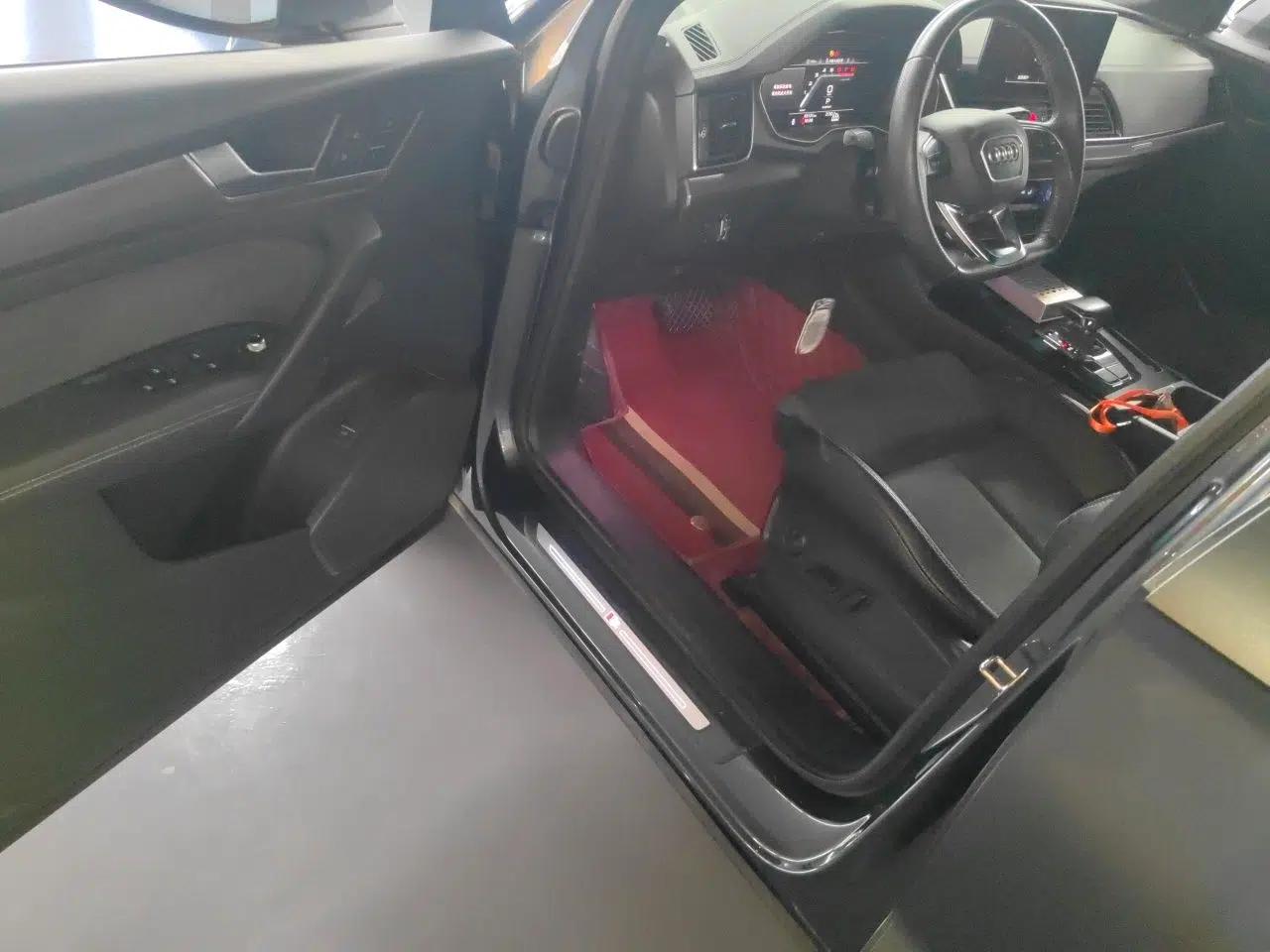 Audi Q5L Sportback 2022 40 TFSI Luxury Model — миниатюра 17