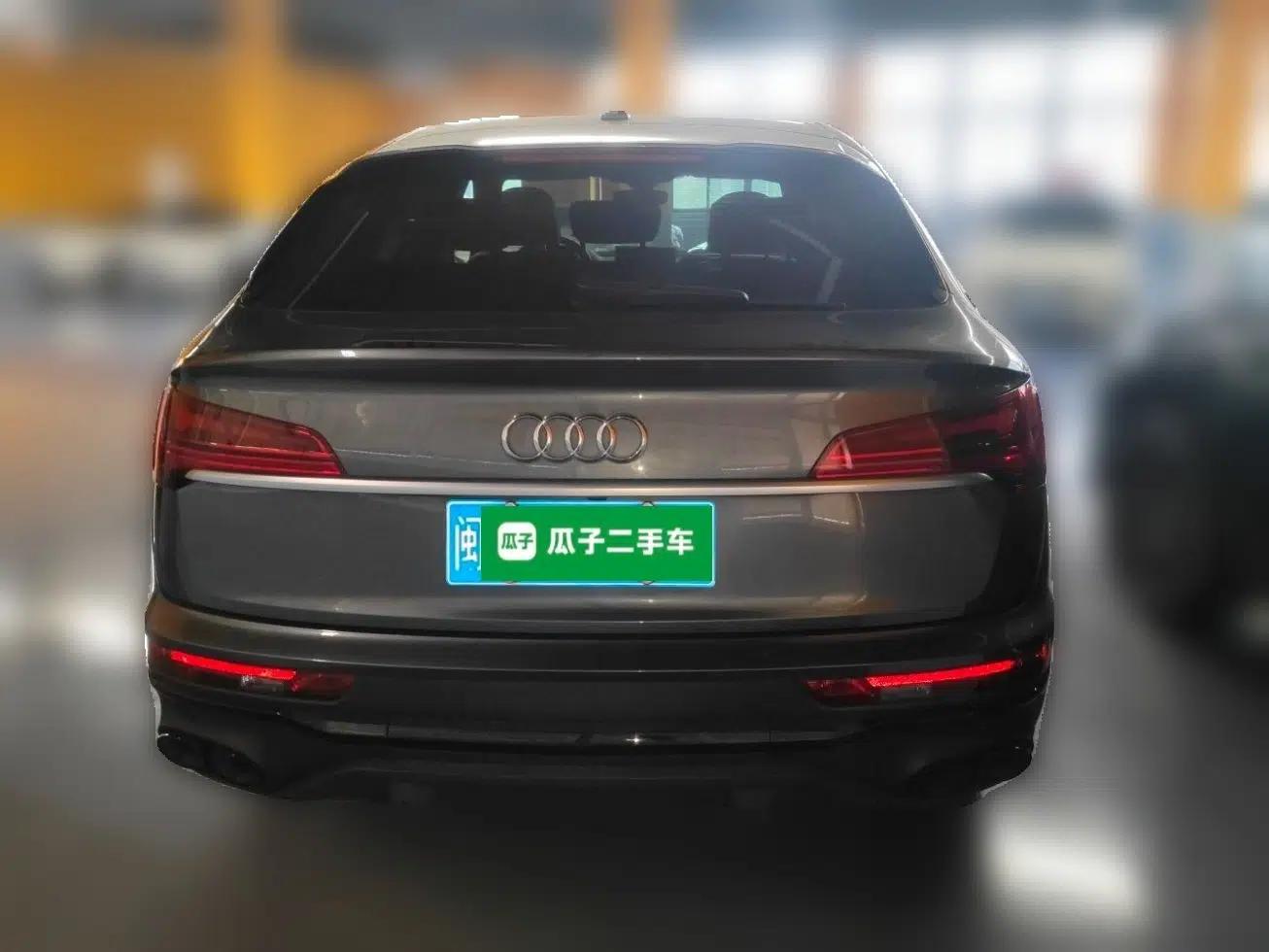 Audi Q5L Sportback 2022 40 TFSI Luxury Model — миниатюра 5