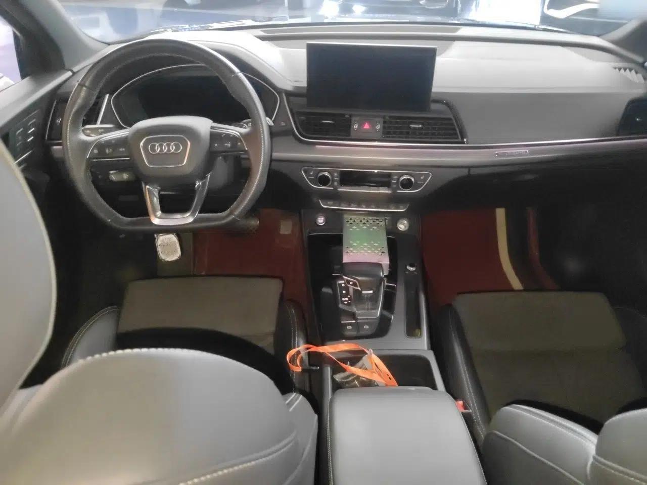 Audi Q5L Sportback 2022 40 TFSI Luxury Model — миниатюра 10