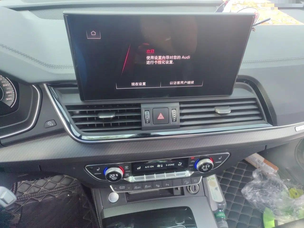 Audi Q5L Sportback 2022 40 TFSI Luxury Model — миниатюра 14