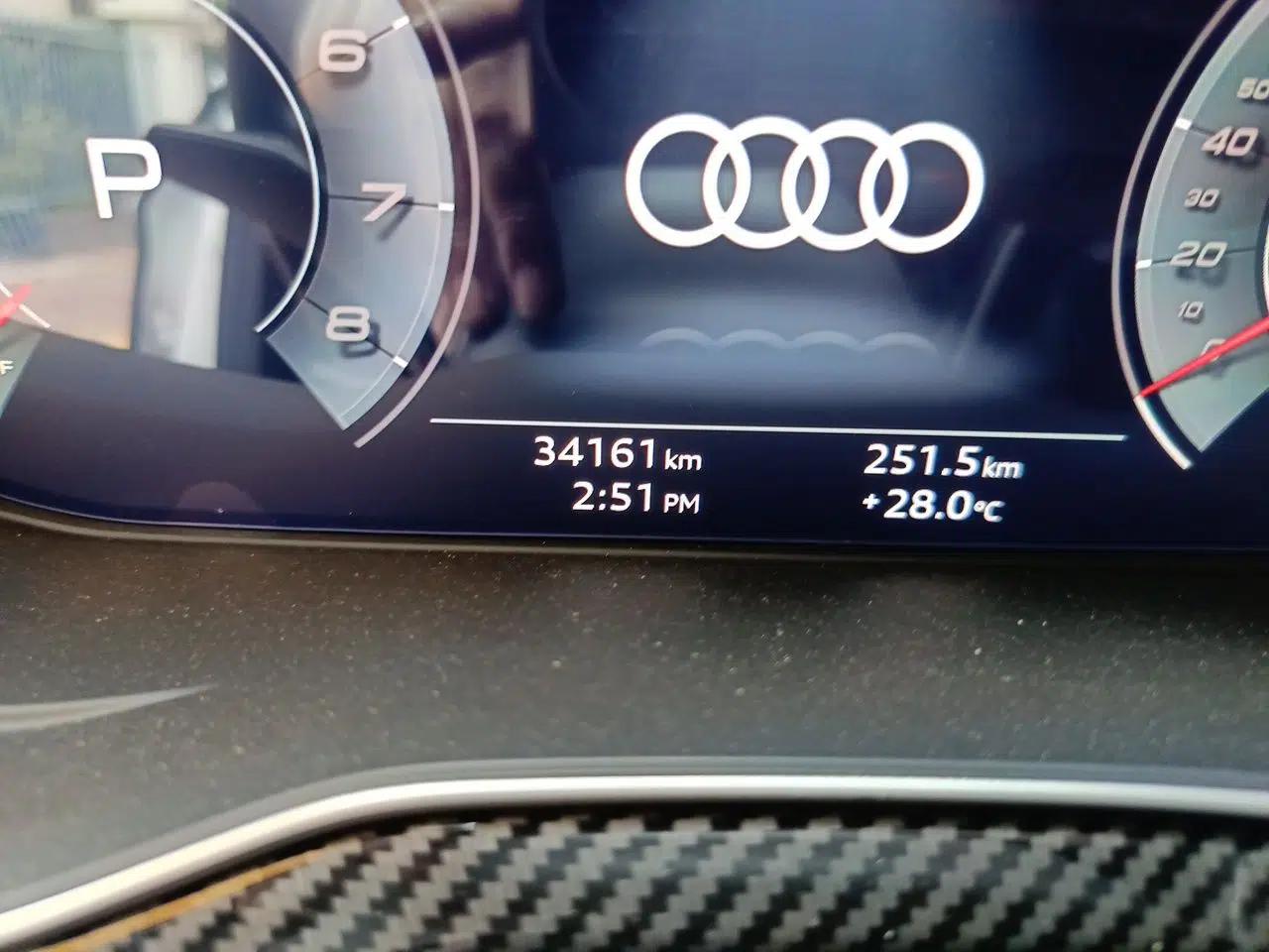 Audi Q5L Sportback 2021 40 TFSI Fashion Model — миниатюра 13