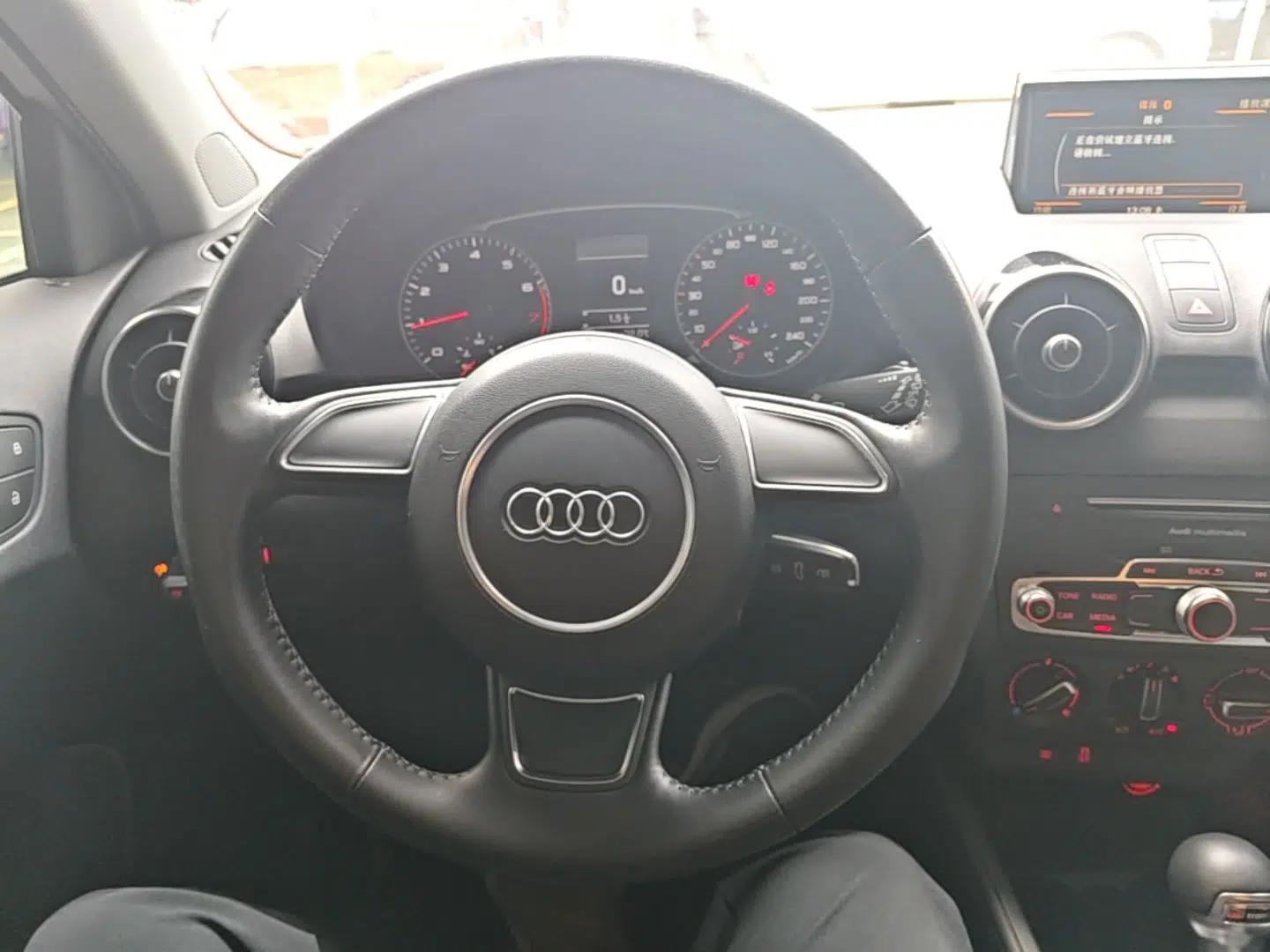 Audi A1 2016 30 TFSI Sportback Design Fashion Edition — миниатюра 14