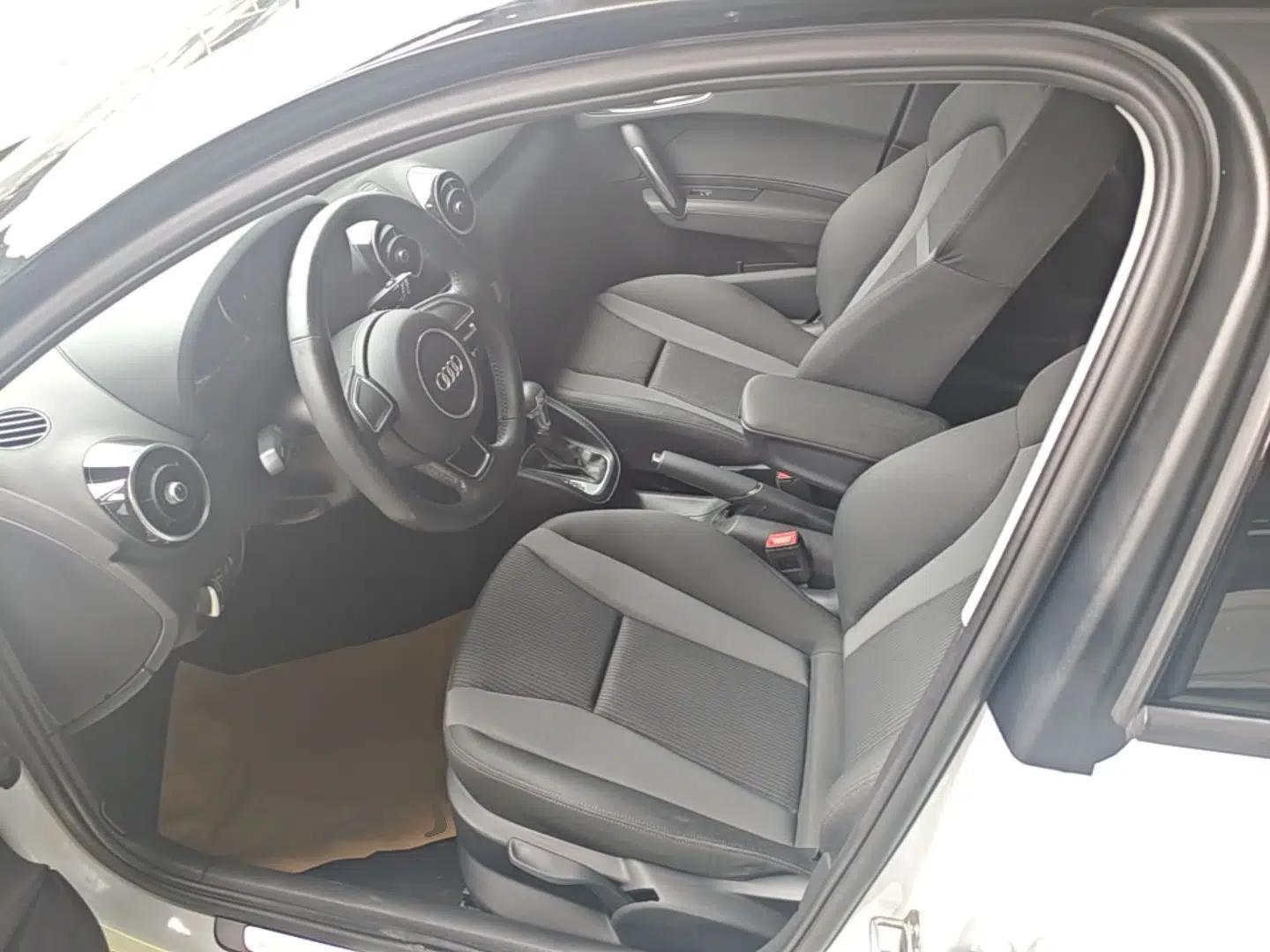 Audi A1 2016 30 TFSI Sportback Design Fashion Edition — миниатюра 18