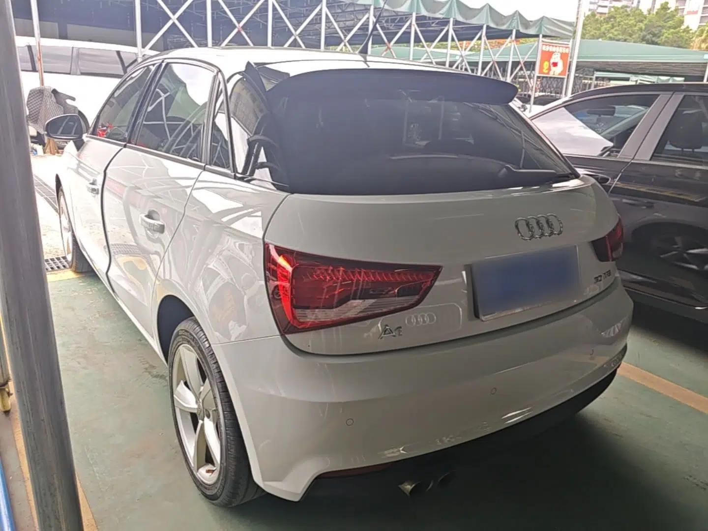 Audi A1 2016 30 TFSI Sportback Design Fashion Edition — миниатюра 4