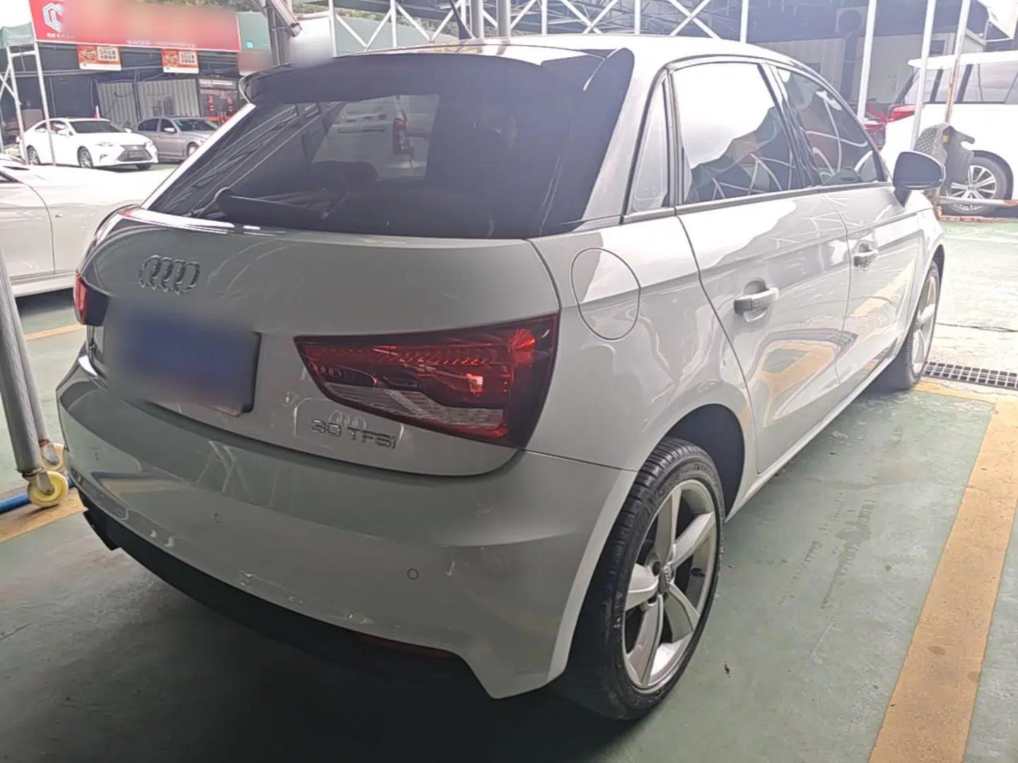 Audi A1 2016 30 TFSI Sportback Design Fashion Edition — миниатюра 6