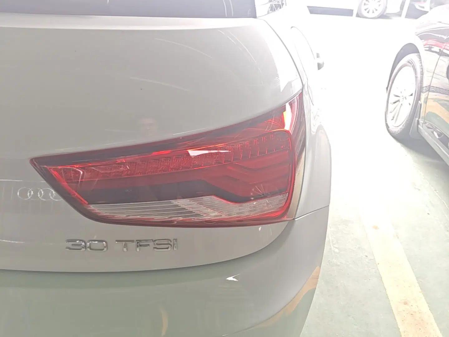 Audi A1 2016 30 TFSI Sportback Design Fashion Edition — миниатюра 7