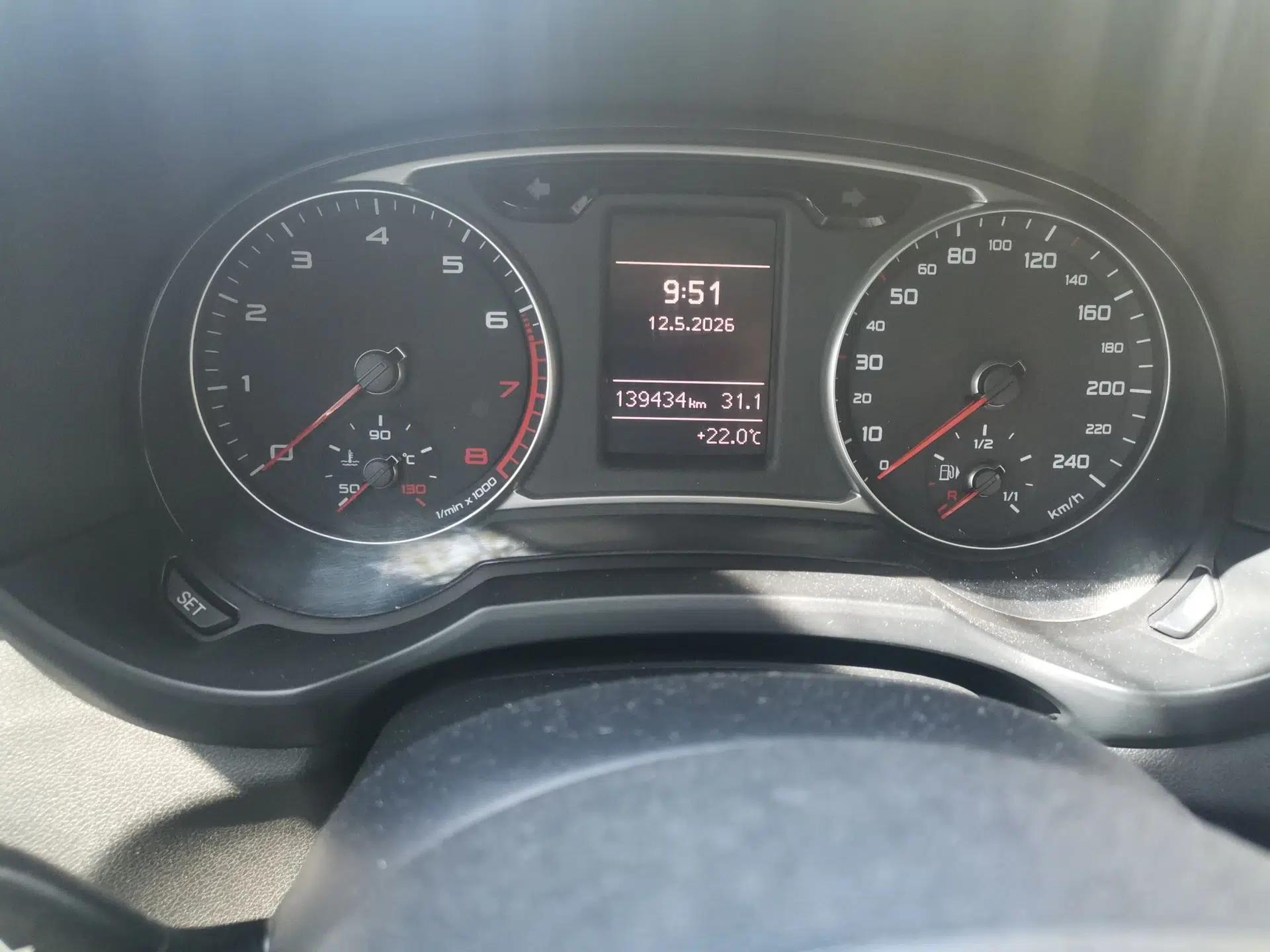 Audi A1 2014 30 TFSI Comfort Model — миниатюра 13