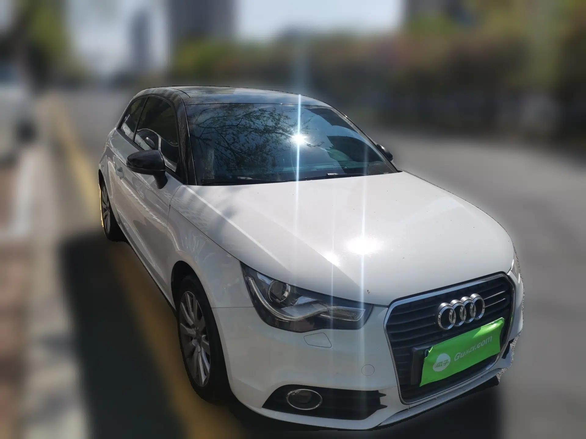 Audi A1 2014 30 TFSI Comfort Model — миниатюра 3