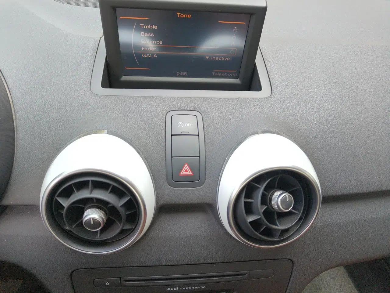 Audi A1 2012 1.4 TFSI Urban — миниатюра 14