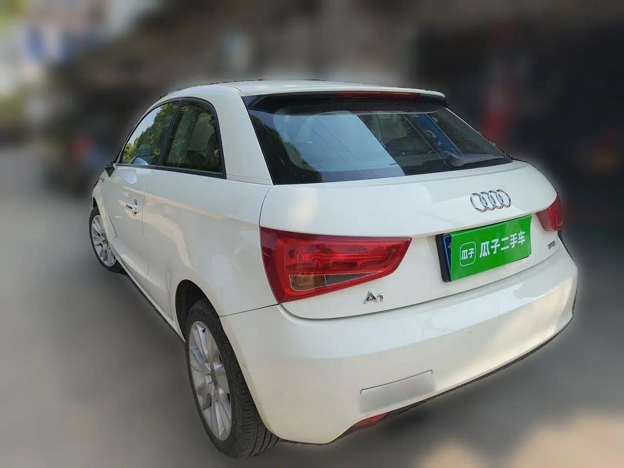 Audi A1 2012 1.4 TFSI Urban — миниатюра 4