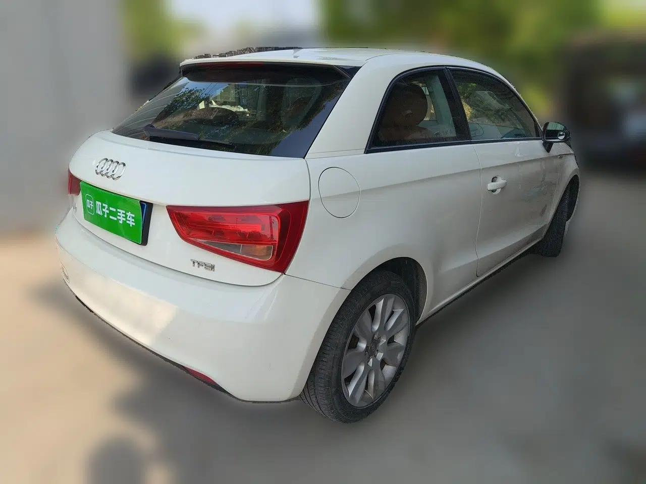 Audi A1 2012 1.4 TFSI Urban — миниатюра 6