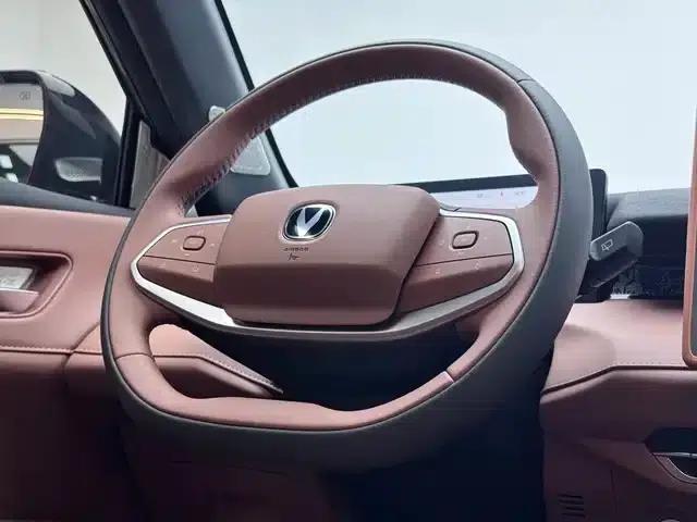 Changan UNI-Z New Energy 2024 Blue Whale Smart Electric iDD 125km Excellent Edition — миниатюра 11