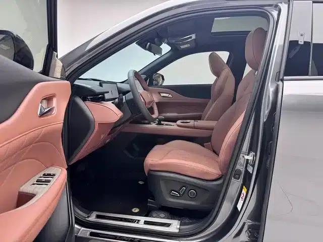 Changan UNI-Z New Energy 2024 Blue Whale Smart Electric iDD 125km Excellent Edition — миниатюра 13