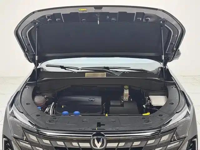 Changan UNI-Z New Energy 2024 Blue Whale Smart Electric iDD 125km Excellent Edition — миниатюра 15