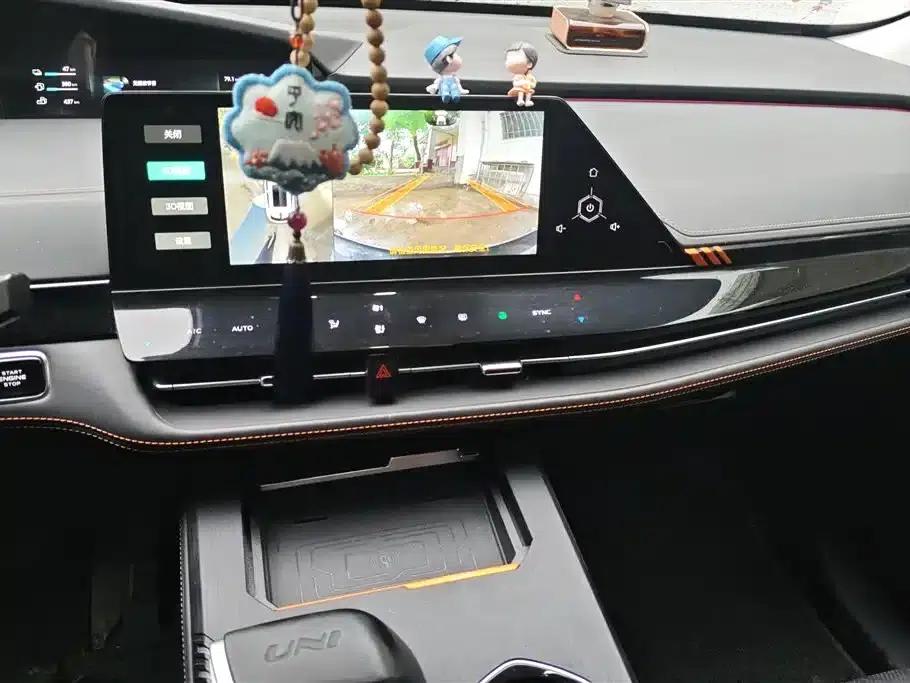 Changan UNI-K Smart Electric iDD 2022 Blue Whale iDD 130km 1.5T Premium Edition — миниатюра 13
