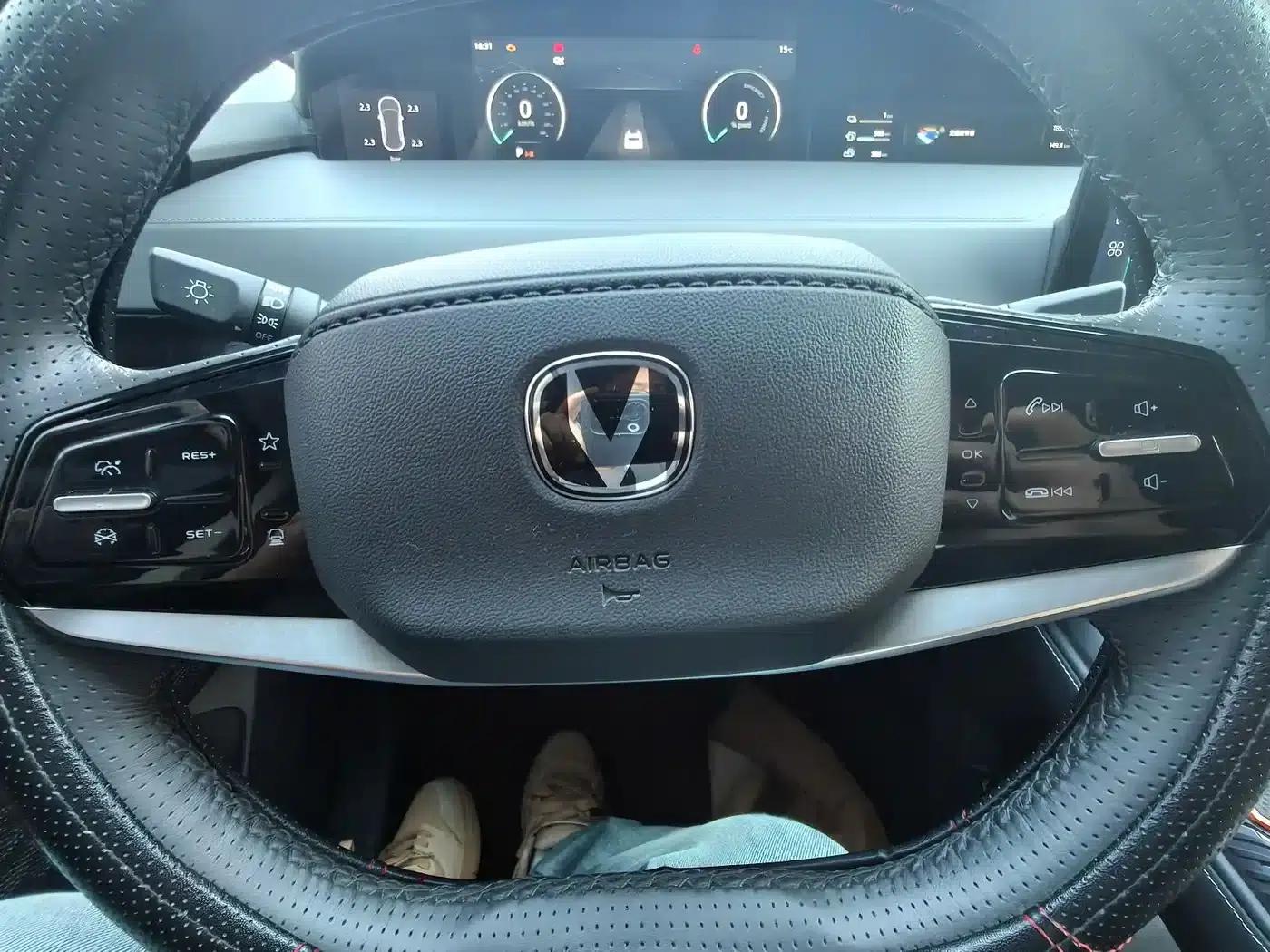 Changan UNI-K Smart Electric iDD 2023 Model, Smart Electric iDD 1.5T, 135km/h Smart Fun Edition — миниатюра 10