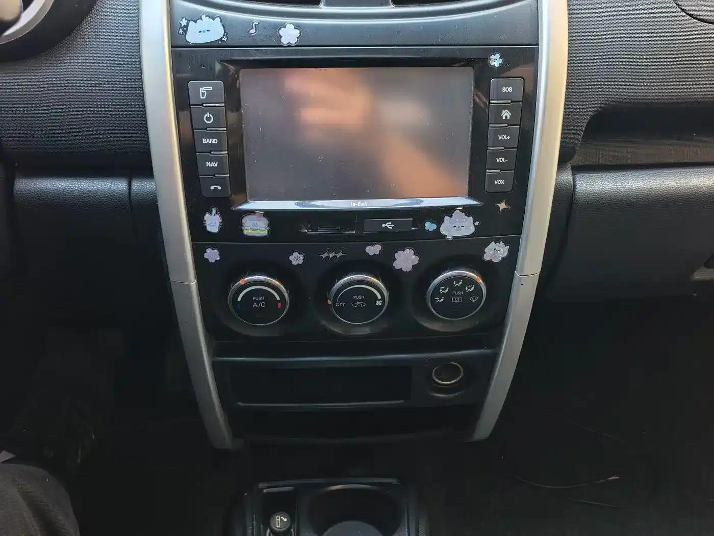 Changan CX20 2014 1.4L IMT Sunroof Navigation Edition (National IV Emission Standard) — миниатюра 11