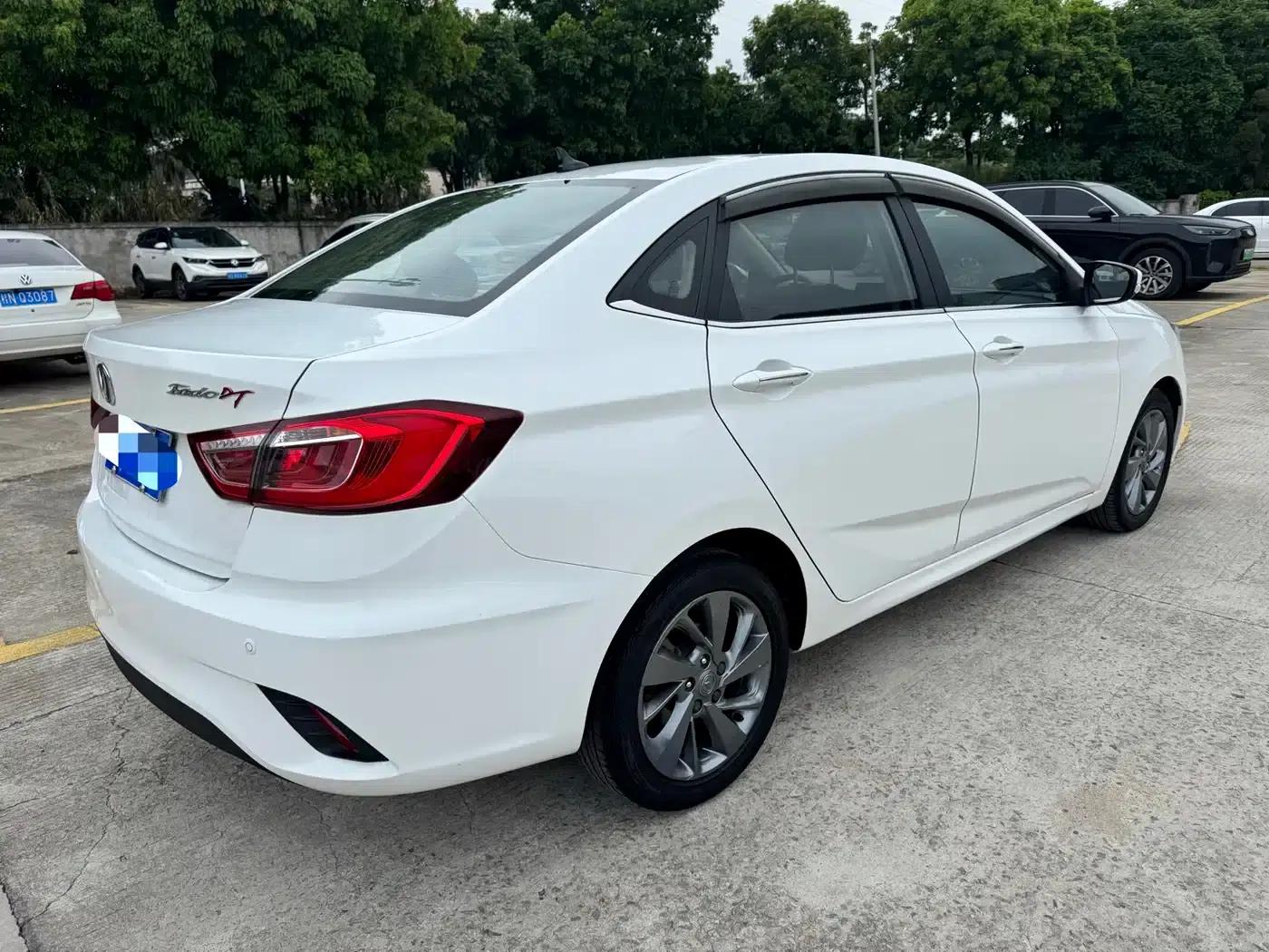Changan Eado DT 2018 1.6L Manual Smart Edition — миниатюра 6