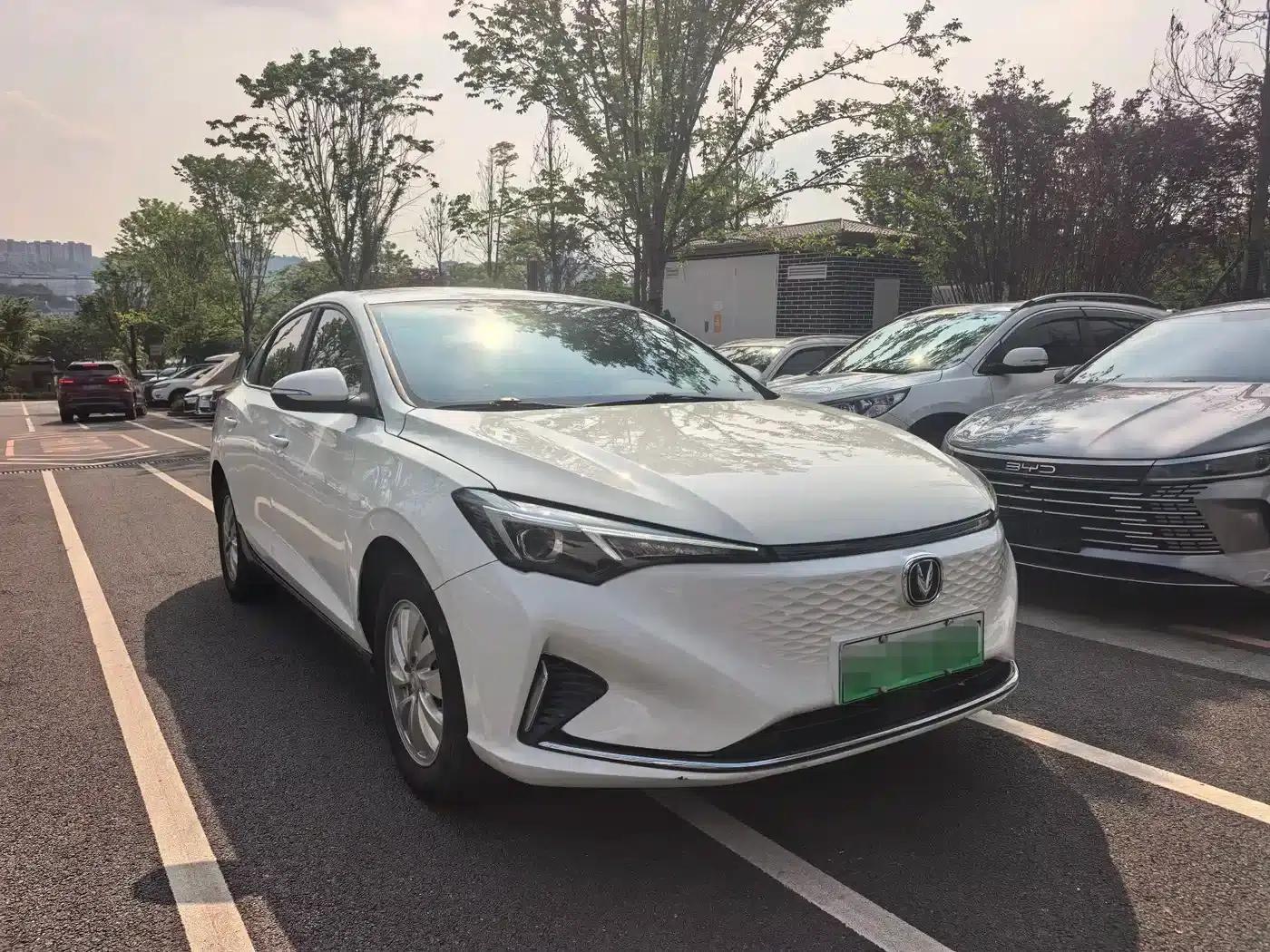 Changan Eado New Energy 2022 EV460 Smart Ride-Hailing Edition (Lithium Iron Phosphate) — миниатюра 3