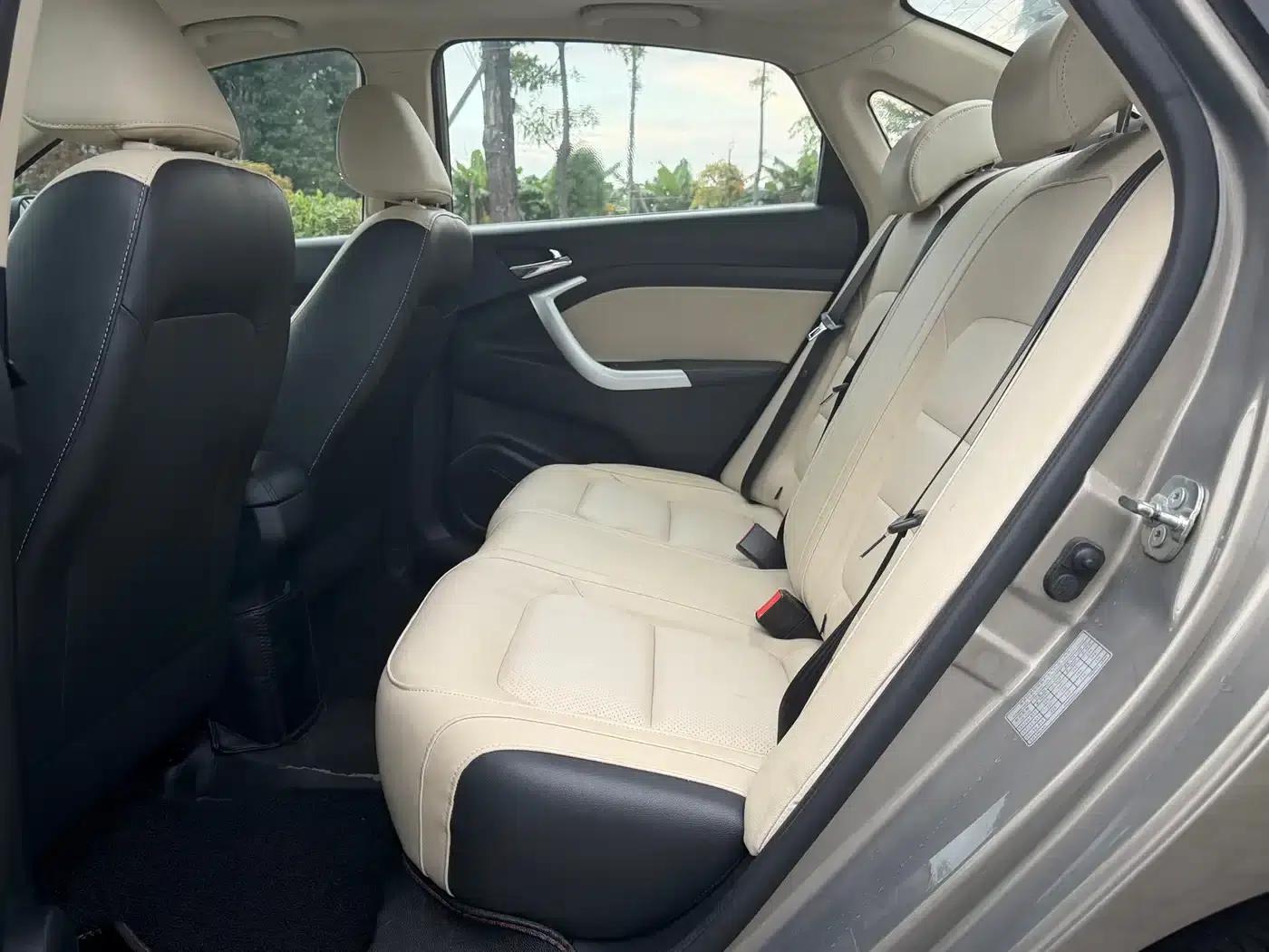 Yuexiang V7 2015 1.6L Automatic Enjoyment Edition (National V Emission Standard) — миниатюра 11
