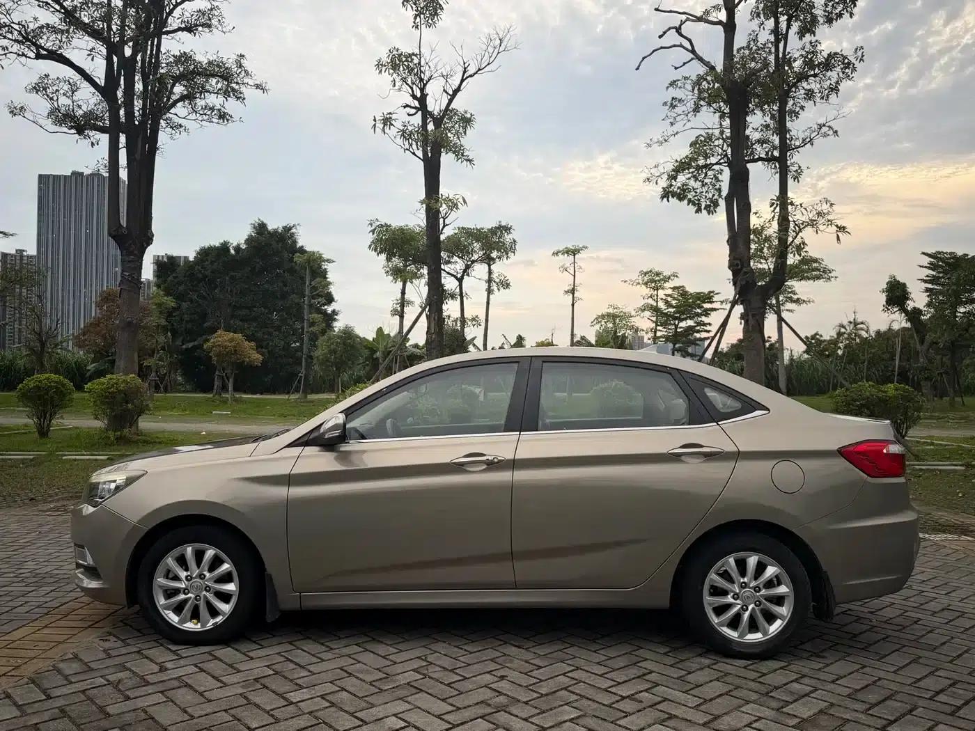 Yuexiang V7 2015 1.6L Automatic Enjoyment Edition (National V Emission Standard) — миниатюра 8