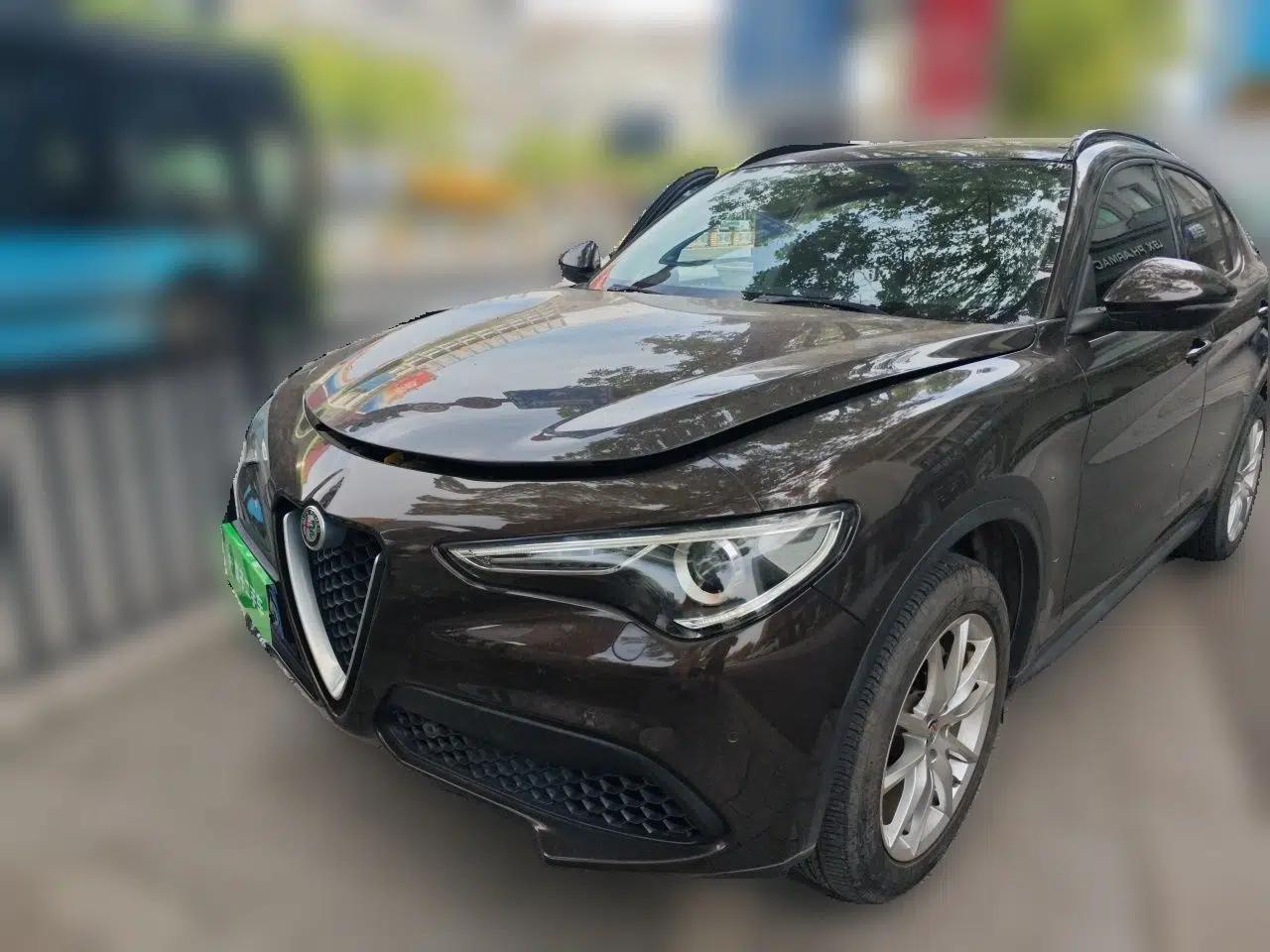 Alfa Romeo Stelvio 2017 2.0T 200HP Elite Edition — миниатюра 1