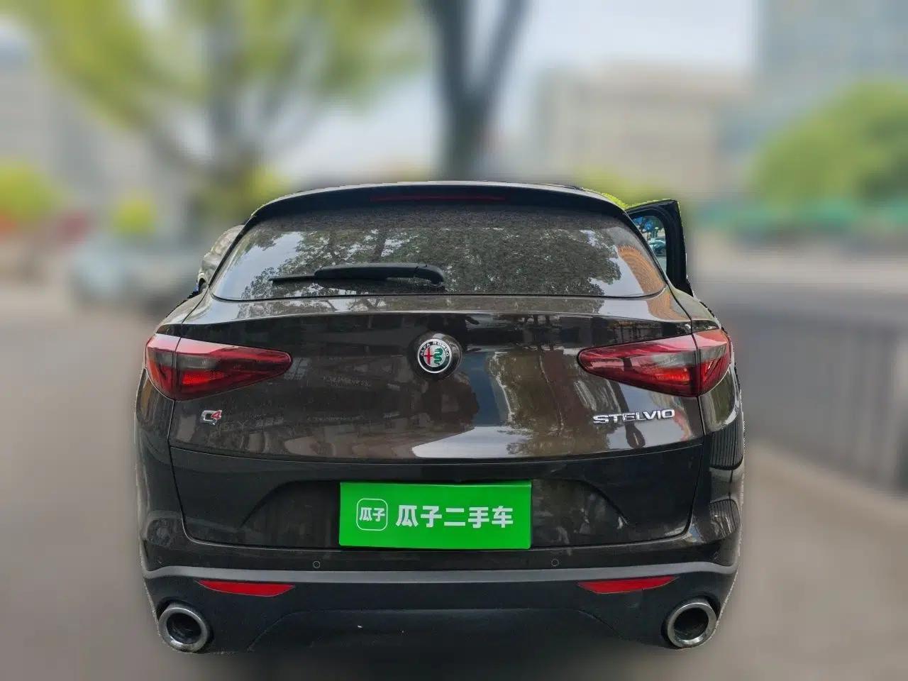 Alfa Romeo Stelvio 2017 2.0T 200HP Elite Edition — миниатюра 5