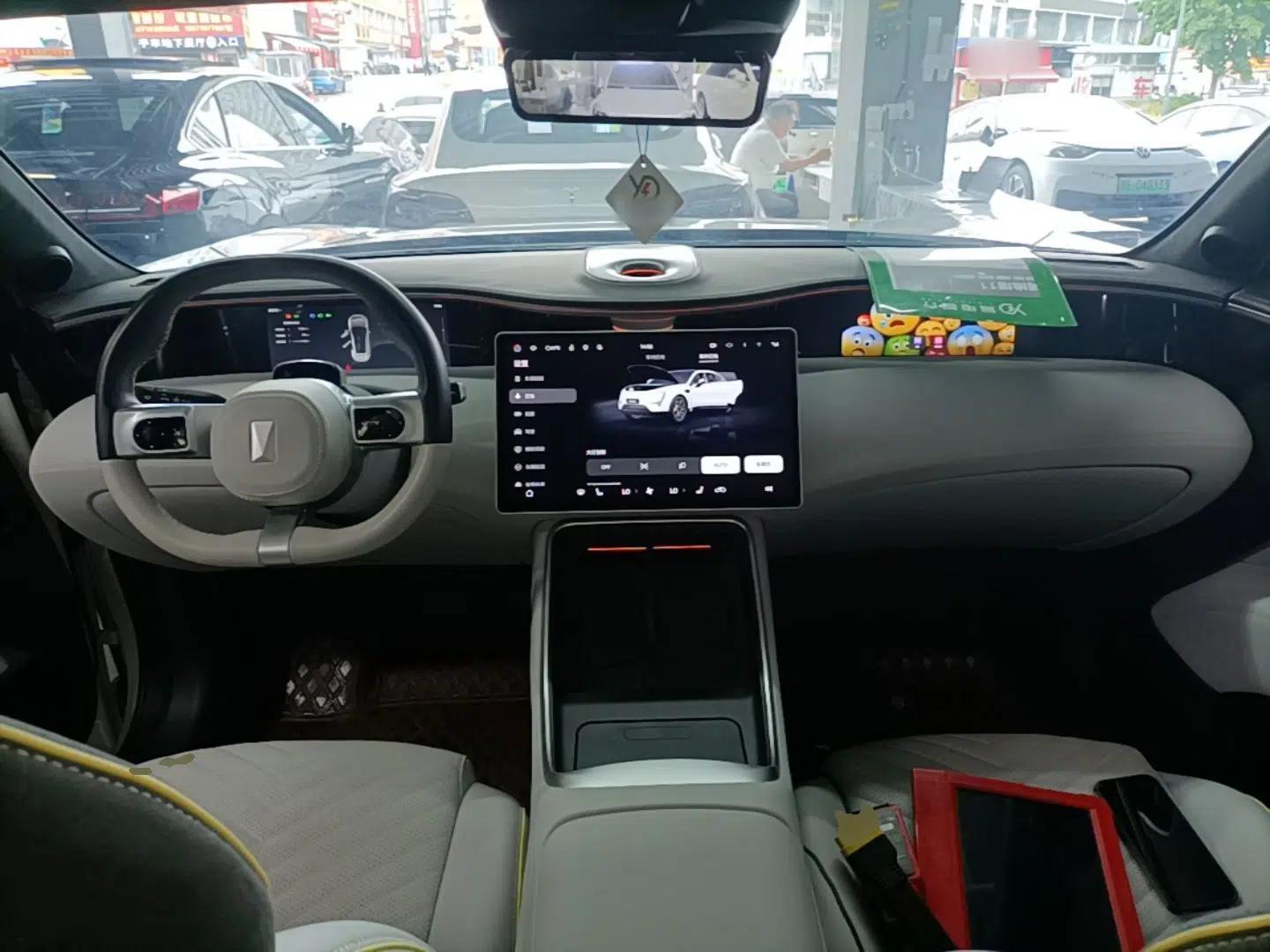 Avatr 11 2023 HarmonyOS Version Smart Enjoyment Upgrade Model 90-Degree Rear-Wheel Drive Edition — миниатюра 13