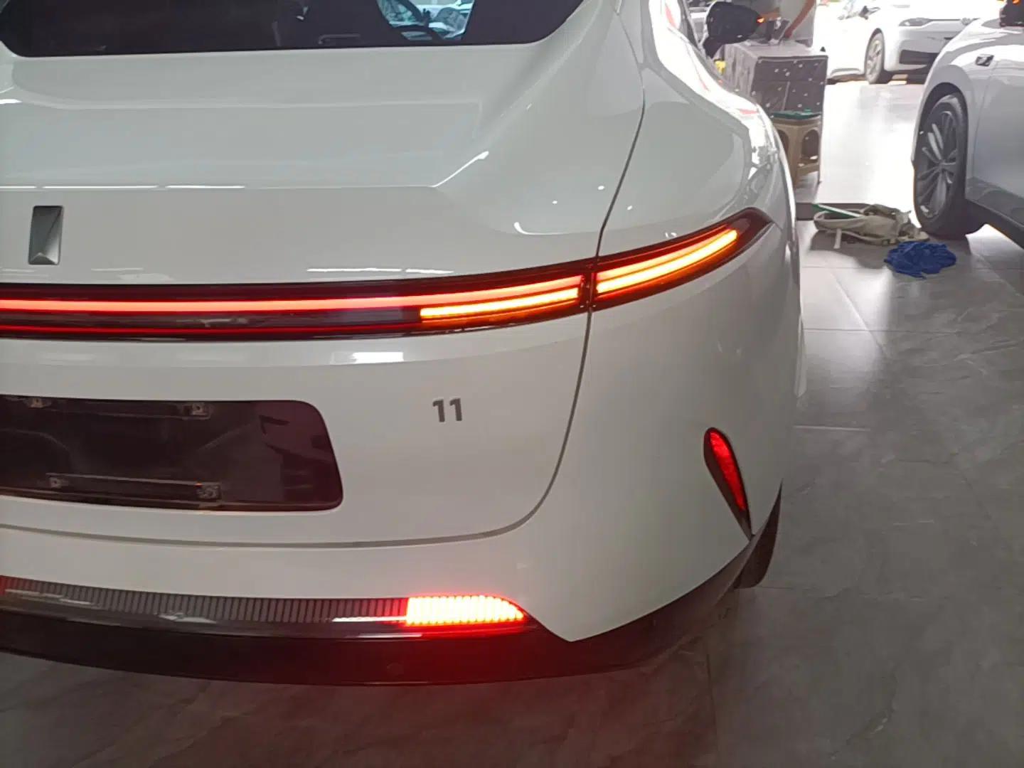 Avatr 11 2023 HarmonyOS Version Smart Enjoyment Upgrade Model 90-Degree Rear-Wheel Drive Edition — миниатюра 7