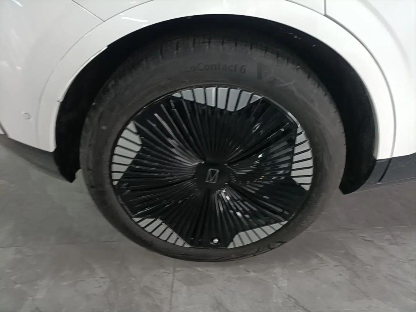 Avatr 11 2023 HarmonyOS Version Smart Enjoyment Upgrade Model 90-Degree Rear-Wheel Drive Edition — миниатюра 10