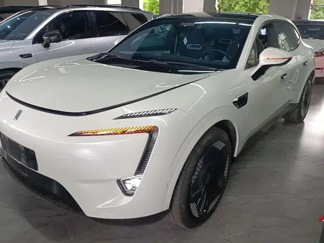 Avatr 11 2023 HarmonyOS Version Smart Enjoyment Upgrade Model 90-Degree Rear-Wheel Drive Edition