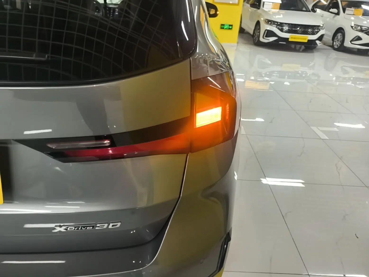 BMW iX1 2023 xDrive30L X Design Package — миниатюра 8