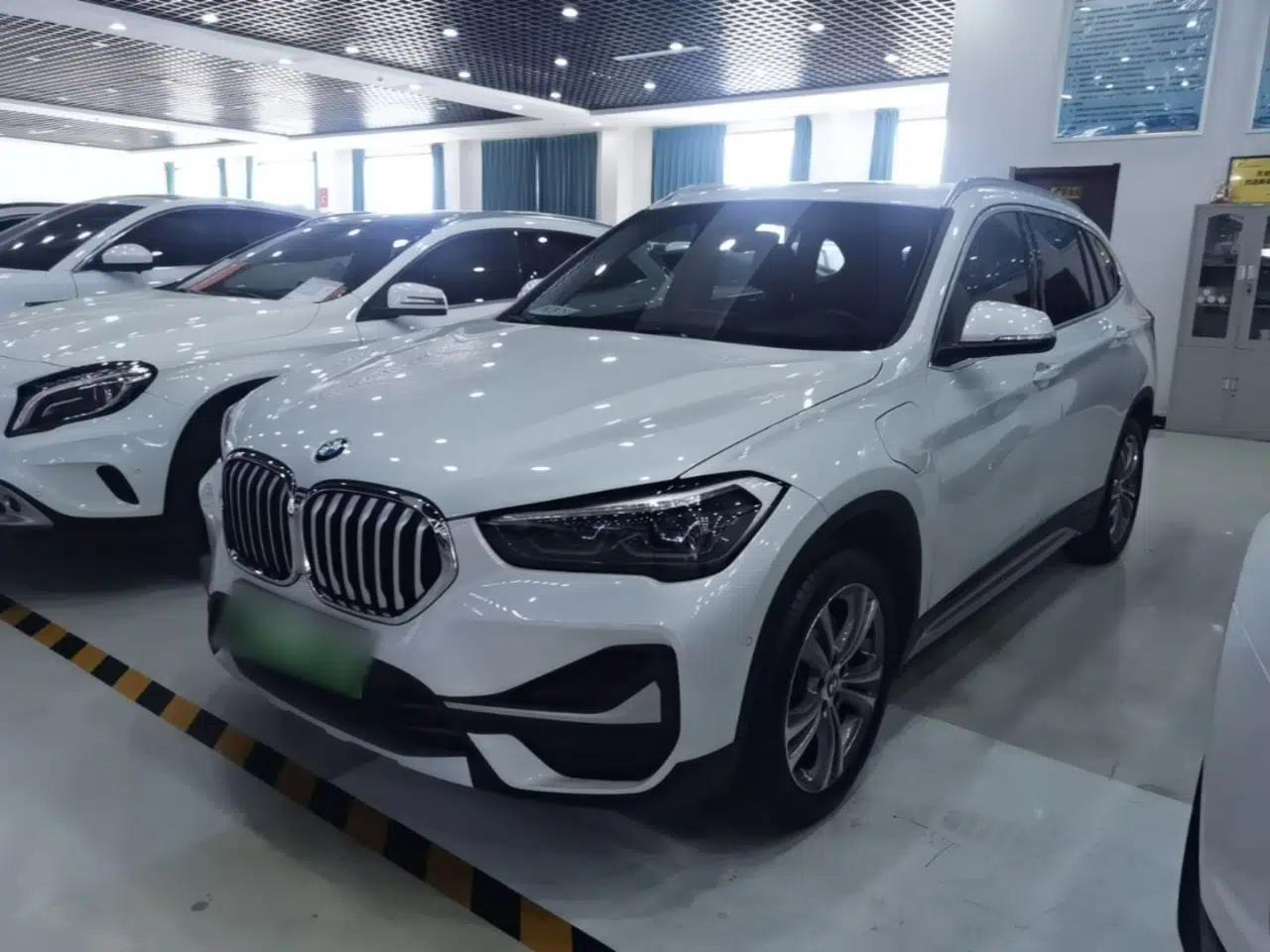BMW X1 New Energy 2020 xDrive30Le Premium Edition — миниатюра 1