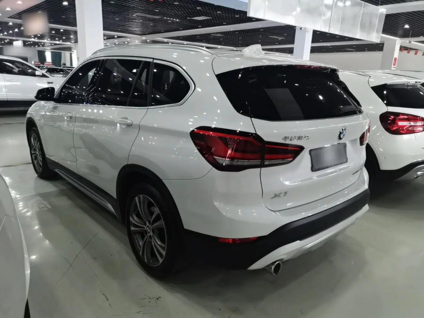BMW X1 New Energy 2020 xDrive30Le Premium Edition — миниатюра 7