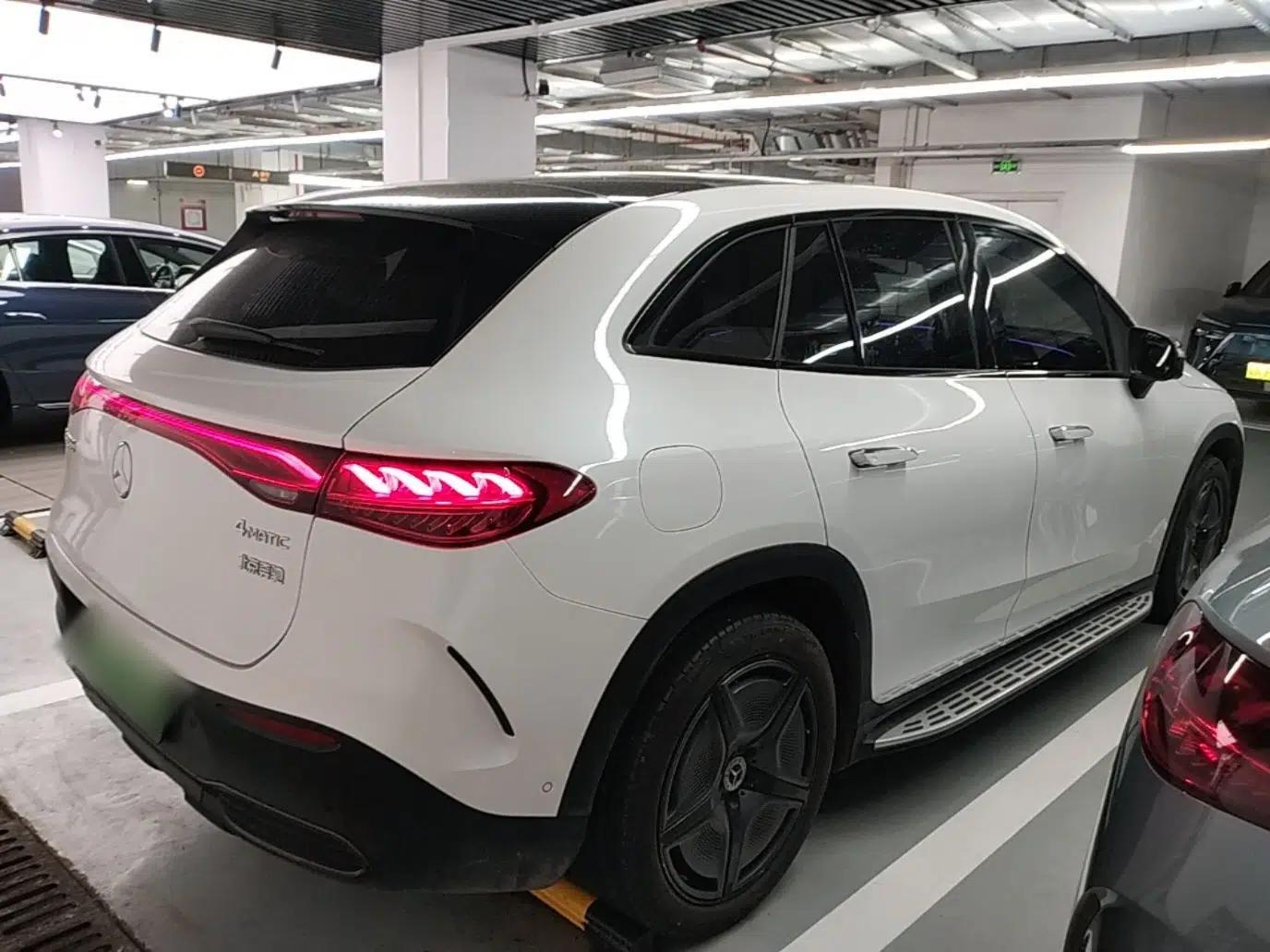 Mercedes-Benz EQE SUV 2023 500 4MATIC Special Edition — миниатюра 4
