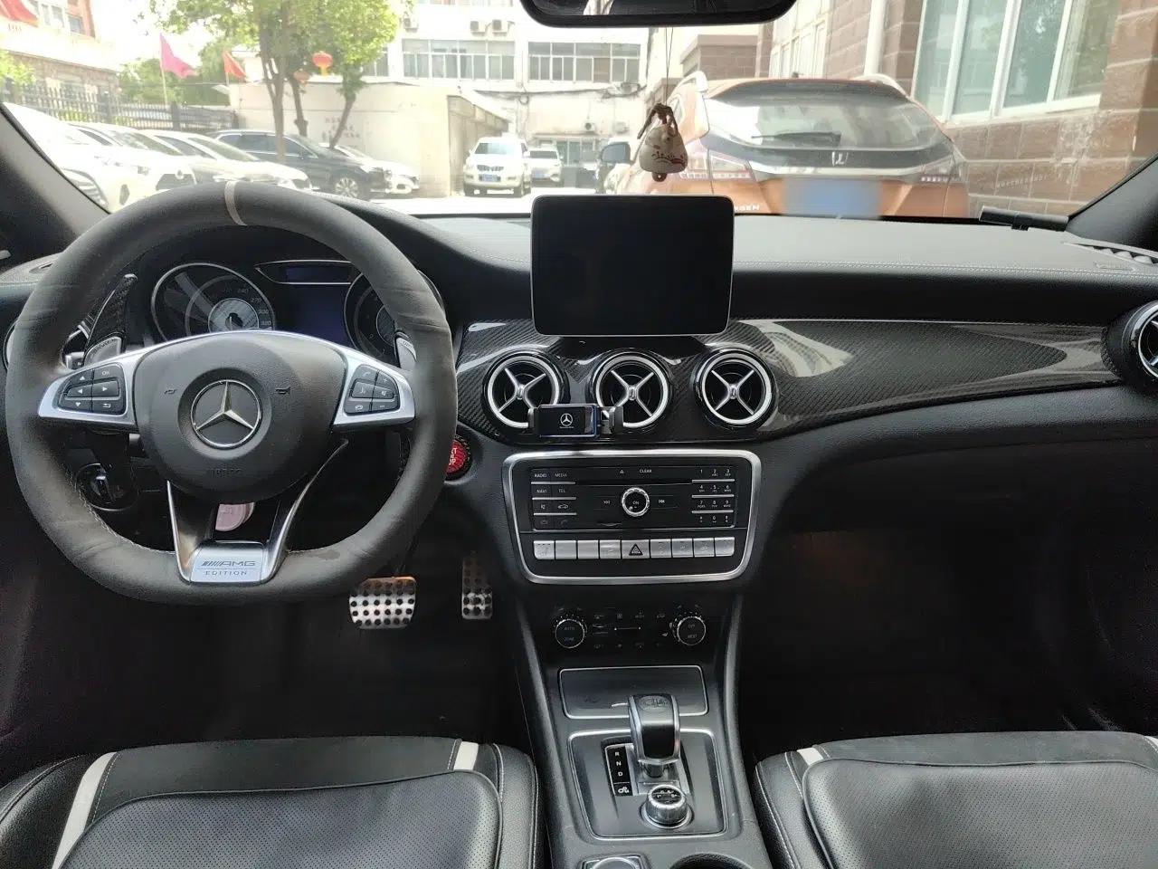 Mercedes-Benz CLA AMG 2017 AMG CLA 45 4MATIC Midnight Thunder Limited Edition — миниатюра 10
