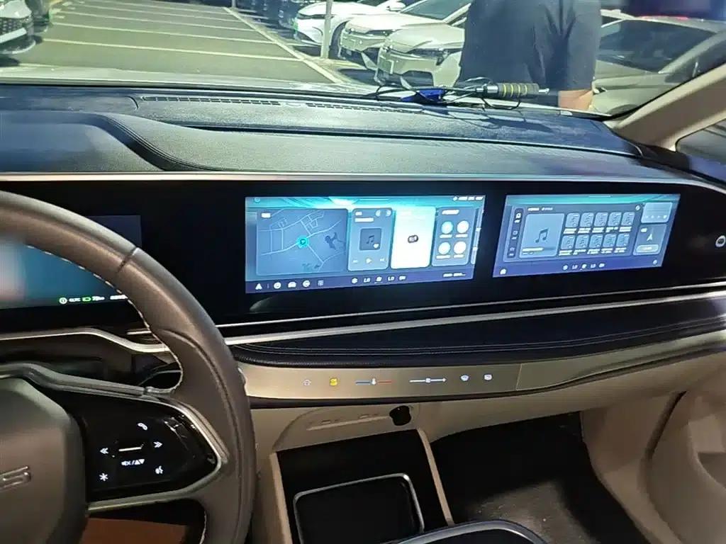 Everyone 9 2022 Long Range Grassland 7-Seater Edition — миниатюра 6