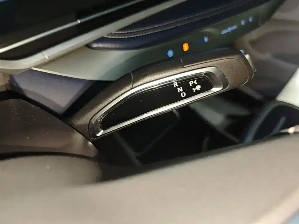Everyone 9 2022 Long Range Grassland 7-Seater Edition — миниатюра 10