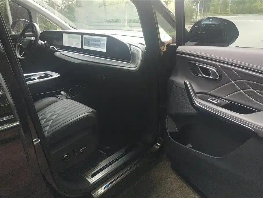 Maxus G90 2022 2.0T Nebula 7-seater Edition — миниатюра 8