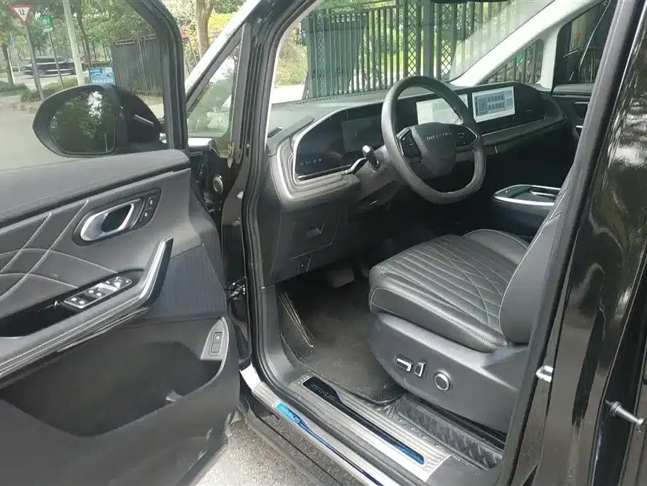 Maxus G90 2022 2.0T Nebula 7-seater Edition — миниатюра 9