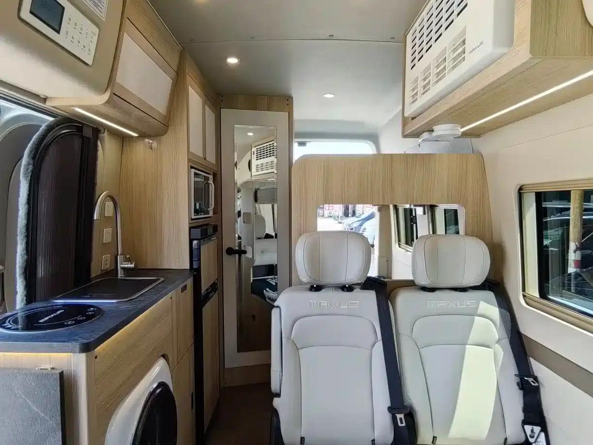 SAIC MAXUS V100 RV 2023 Model 2.0T Traveler V100 Mountain Retreat Edition with Longitudinal Bed — миниатюра 12
