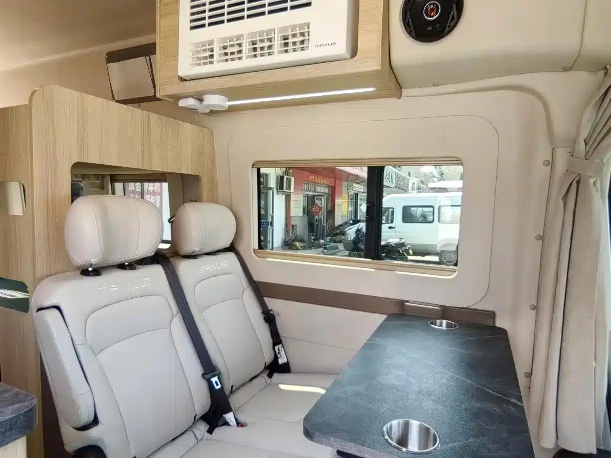 SAIC MAXUS V100 RV 2023 Model 2.0T Traveler V100 Mountain Retreat Edition with Longitudinal Bed — миниатюра 4