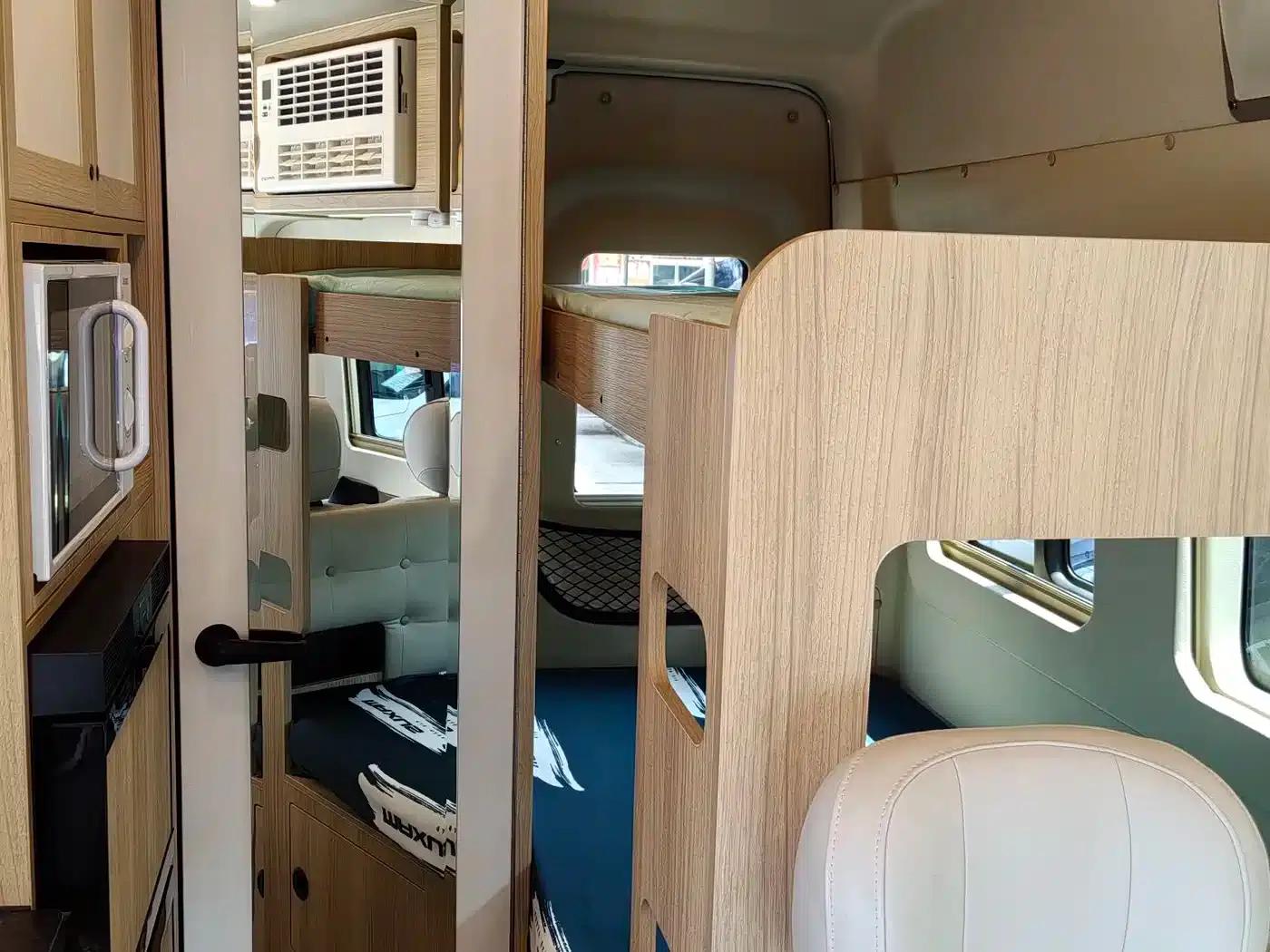 SAIC MAXUS V100 RV 2023 Model 2.0T Traveler V100 Mountain Retreat Edition with Longitudinal Bed — миниатюра 10