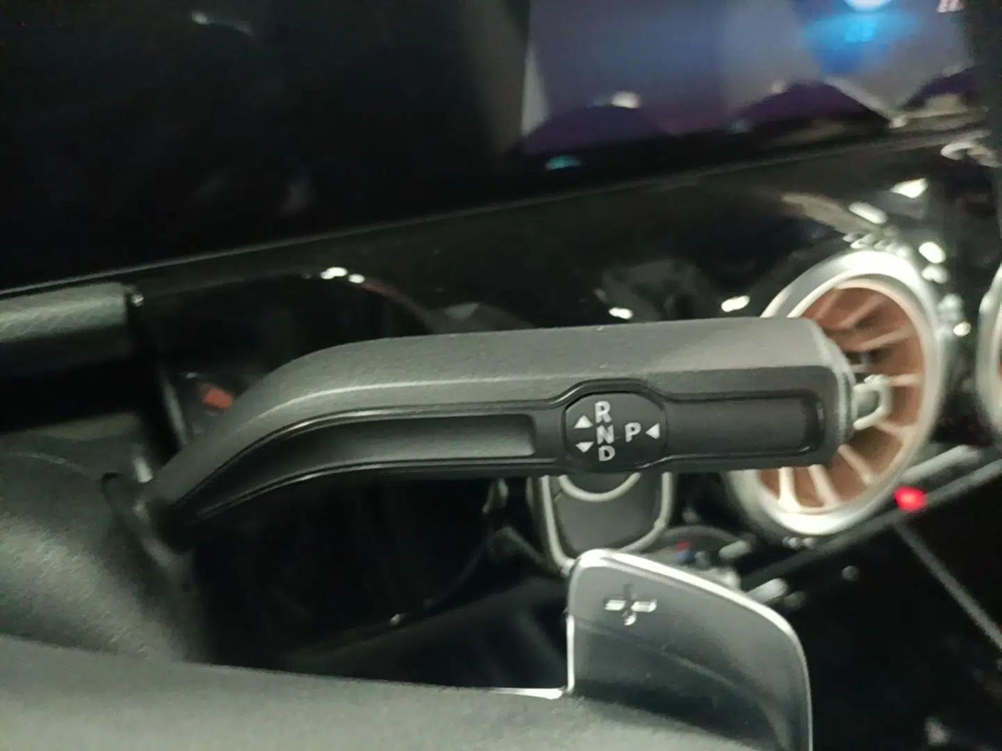 Mercedes-Benz EQA 2022 EQA 300 4MATIC Launch Edition — миниатюра 16